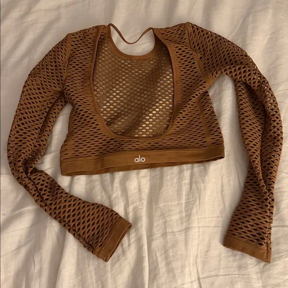 Alo Yoga Seamless Open Air Cover up - Picture 4 of 5